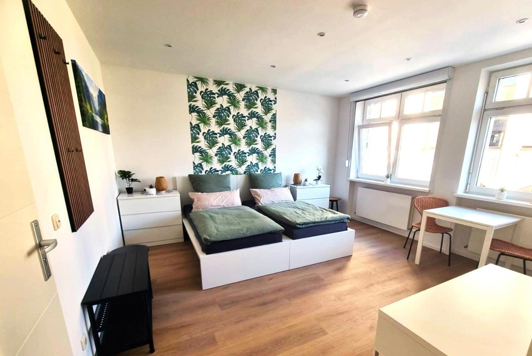 Donau - Im Zentrum, Kueche, Parkplatz, Ruhig Gelegen Appartement